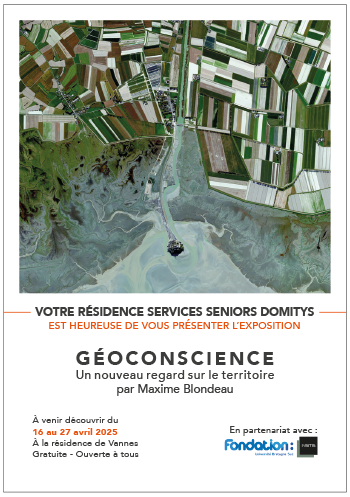 Recto du flyer Geoconscience pour les résidences Domitys, illustré par une photo de l’exposition en haut de page, avec toutes les informations pratiques et lisibles pour un public senior