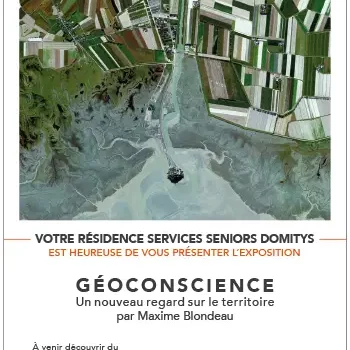 Recto du flyer Geoconscience pour les résidences Domitys, illustré par une photo de l’exposition en haut de page, avec toutes les informations pratiques et lisibles pour un public senior